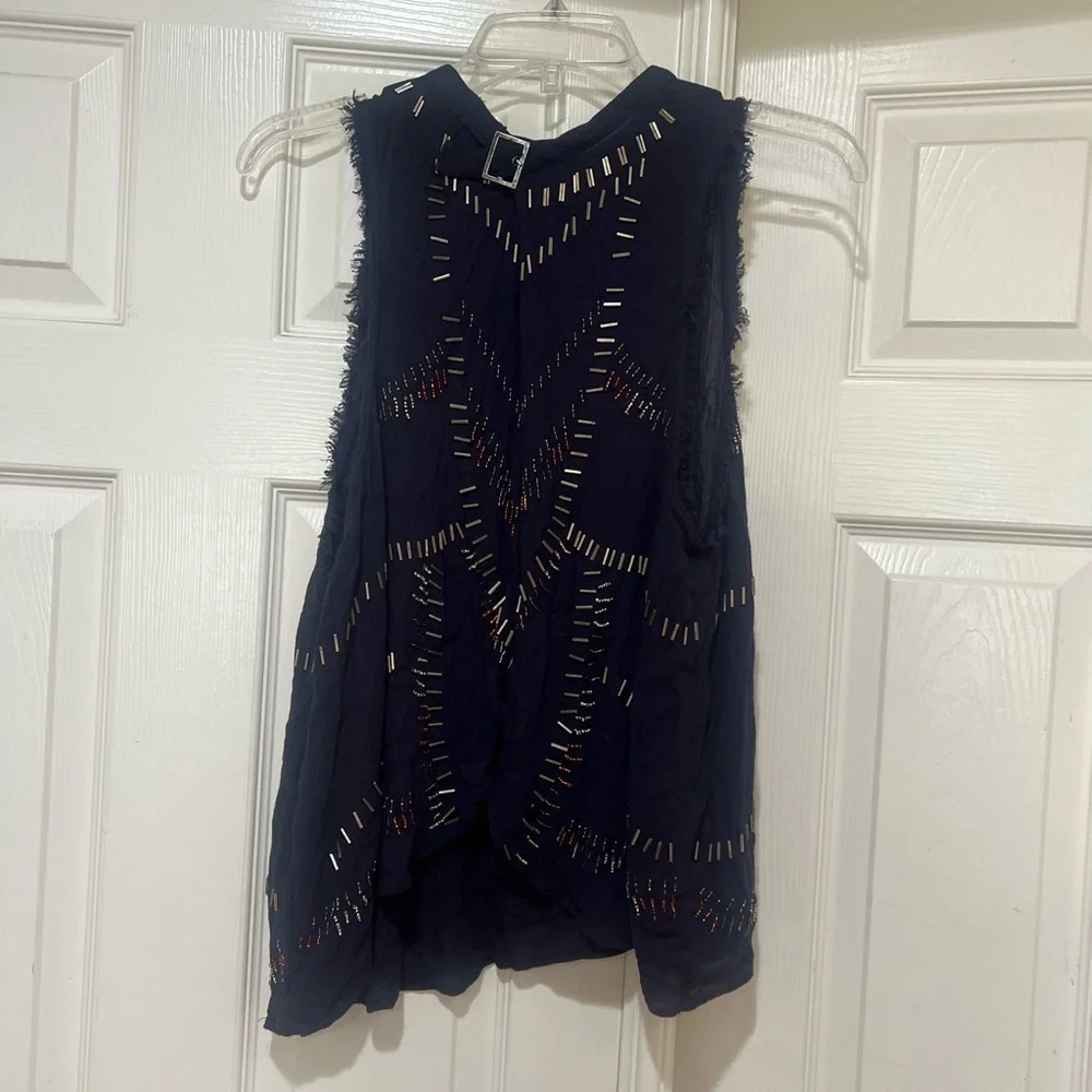 Free People Navy Laser-Cut Sleeveless Tank top open back
Medium boho beach chic - Picture 9 of 15